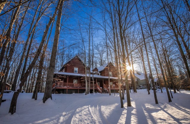 Family-friendly spacious cabin in gated community overlooking the NRG Bridge