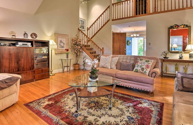 Family Friendly, Spacious, Tranquil Pocono Home ~ Hike + Ski +Golf!
