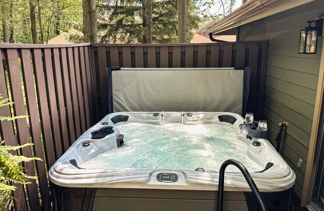 Family-Friendly Summer Getaway w/ Pool Access, Hot Tub & Fire Pit 🏊‍♀️🛁🔥