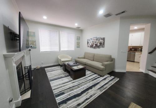 Family-Friendly Sunny SD Escape, Sleeps 8, Beach, Zoo, Downtown & Convention Center