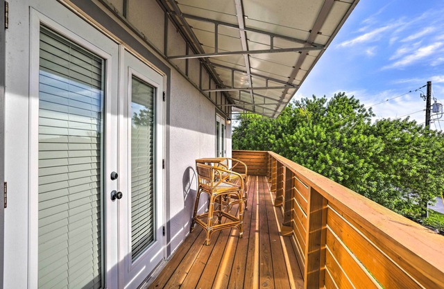 Family-friendly Tampa Home < 3 Mi to Ocean!