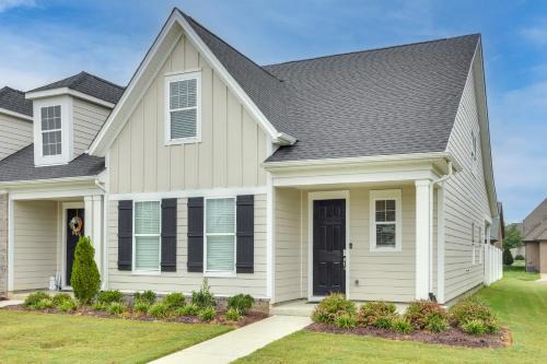 Family-Friendly Townhome in Murfreesboro!