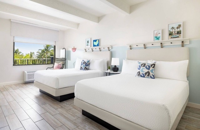 Family-Friendly Two Queen Beds Room Near Key West Hotspots