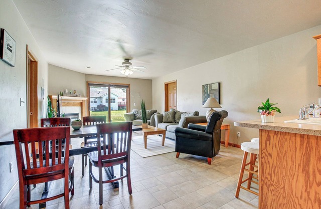 Family-Friendly Unit: 8 Mi to Appleton Downtown!