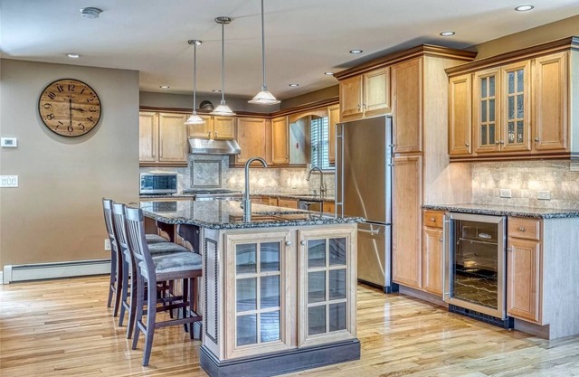 Family Friendly Escape with Bay views, Private Pool & Beach Adjacent