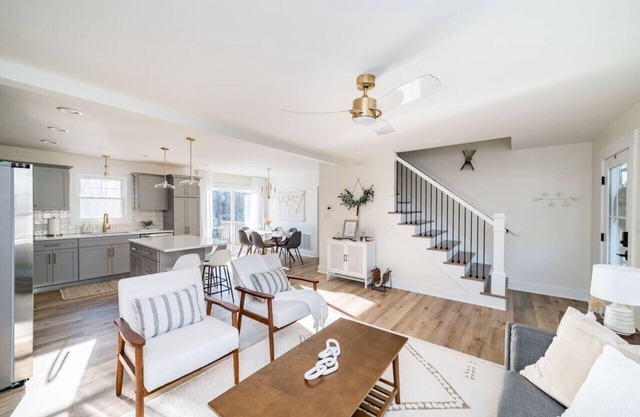 Family Friendly Getaway Near Downtown LYH