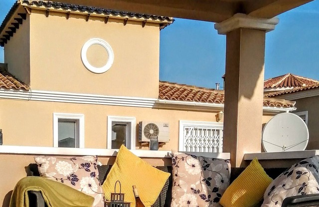 FAMILIENFREUNDLICHE VILLA / PERFEKT FÜR GOLFPLATTEN, 3 BETT 2 BADEZIMMER