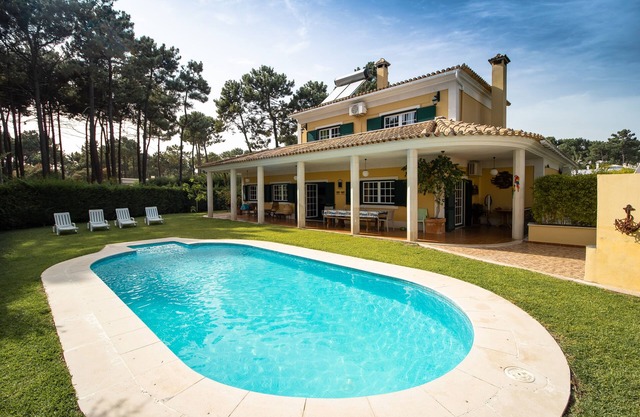 Kinderfreundliche Villa Aroeira Golf Resort in der Nähe von Städten bietet schöne Strände