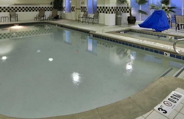 Family & Friends Escape! 4 Roomy Units, Indoor Pool, Near Cliff’s Amusement Park