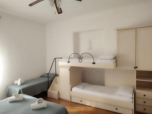 Family & Friends - First floor - South West wing - Fully equipped with view - 15 minutes drive by car to the seaside