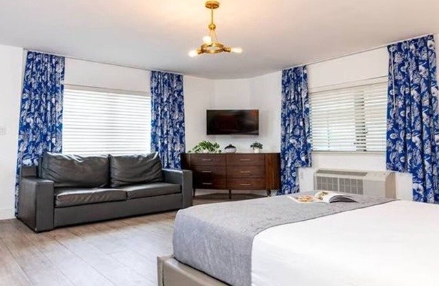 Family & Friends Getaway! 4 Units Near North Beach Oceanside Park! Pets Allowed!