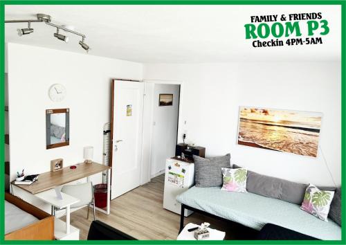 Family & Friends Room P3, 5 beds, 25qm, Check-in 4PM till 5AM
