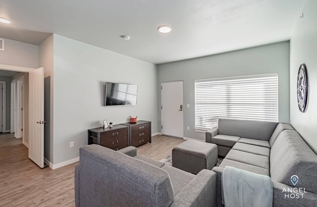 Family & Friends Stay, Walkable Location+Amenities