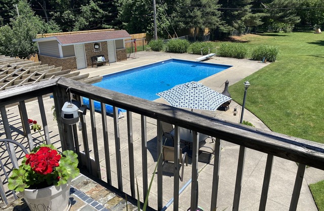 Familienspaß, sauberes Haus mit POOL. Perfektes Wochenendziel Notre Dame!
