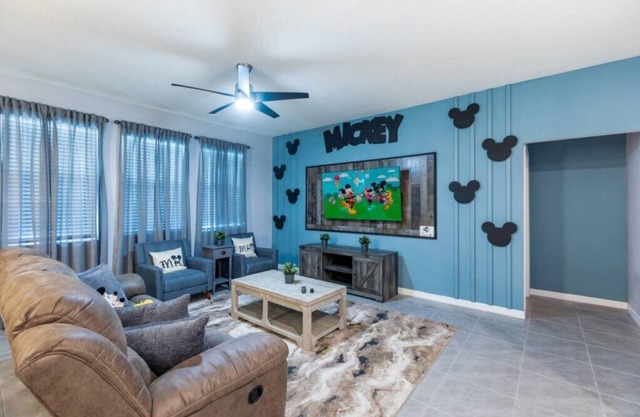 Family Fun Disney & Universal Themed Villa w/ pool