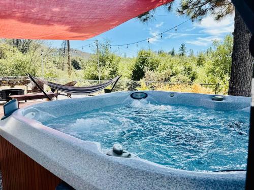Family Fun-Dogs ok-Bass lake-Yosemite-Sleeps 8