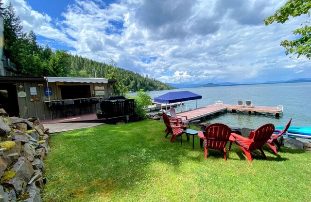 Sagle Waterfront House!