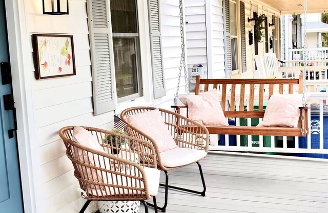 Family Fun-Next to Central Park-2 Blocks to Beach-Walk to Dining & Entertainment