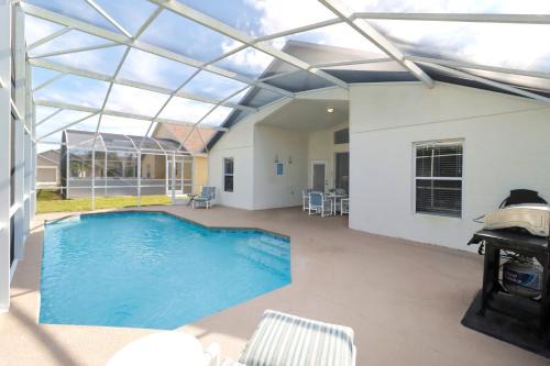 Family Fun Villa Near Disney with Private Pool & Game Room