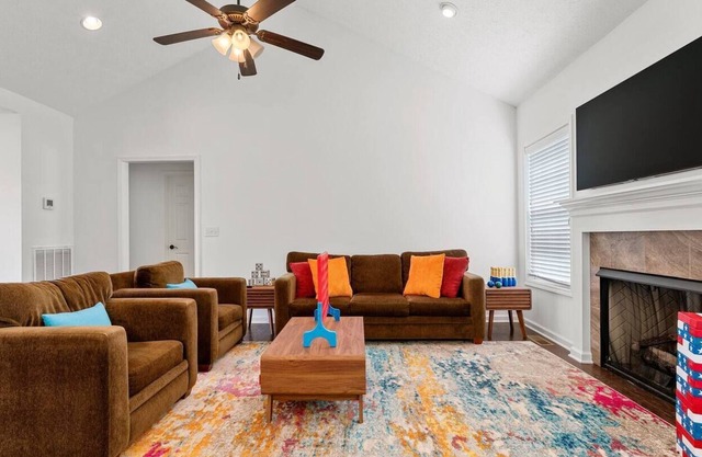Family Game Nite | 3 Bedroom Home Bowling Green KY