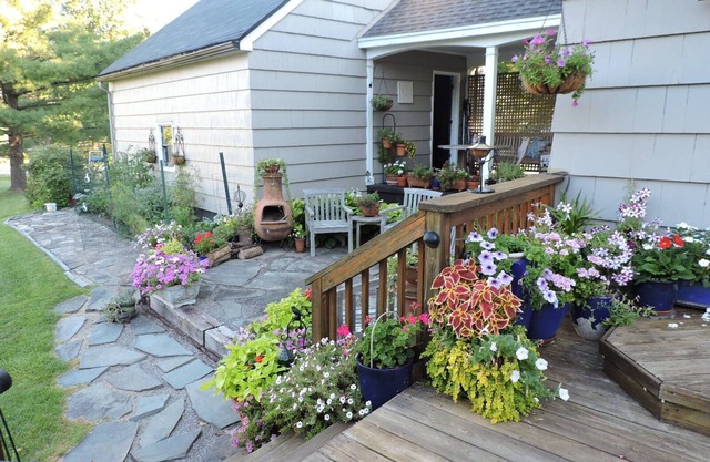 NE Cayuga Heights mit NEUER Master Suite Erweiterung