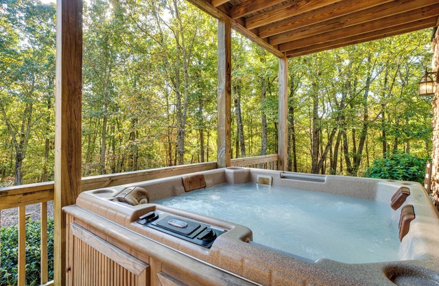 Family Getaway: Georgia Cabin w/ Outdoor Hot Tub