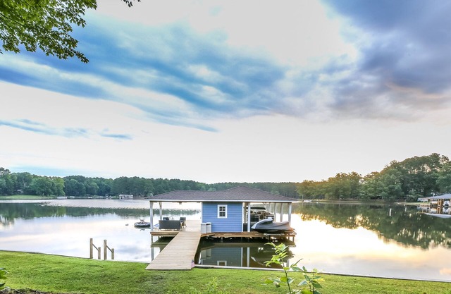 Family Friendly Getaway auf große ruhige Bucht w / tolle Aussicht 5 Kajaks & PaddleBoard