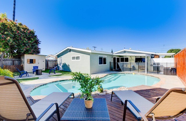 Familienurlaub ★ Pool ★ Nah an alles ★ 4BD