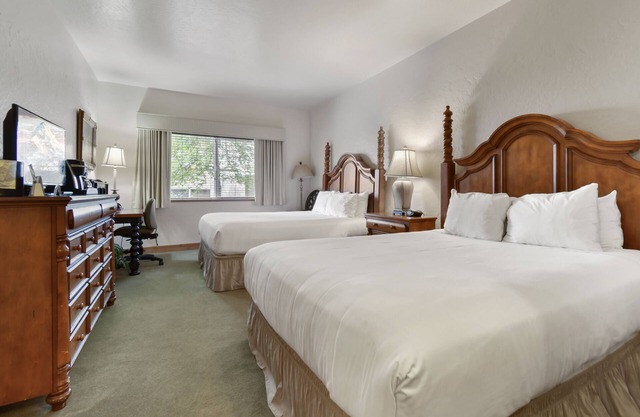 Family Getaway~Pool, Tubing, Skiing, & Ice Castles Villa 1020-2
