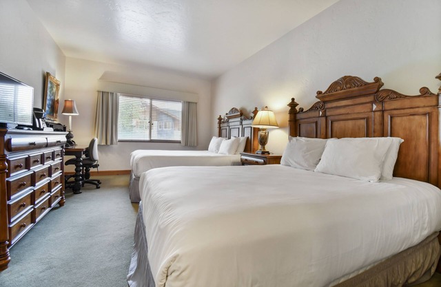 Family Getaway~Pool, Tubing, Skiing, & Ice Castles Villa 1063