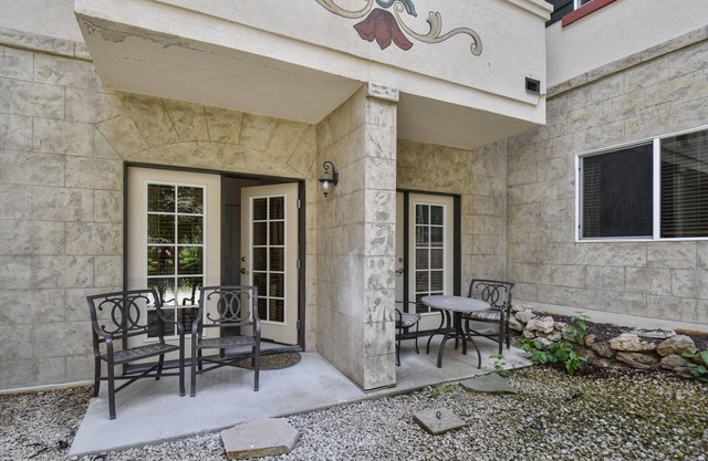 Family Getaway~pool, Tubing, Skiing, & Ice Castles Villa 1002 1 Bedroom Villa by RedAwning
