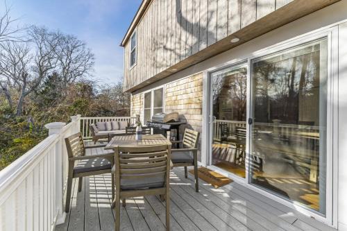 Family Getaway Walkable to Town