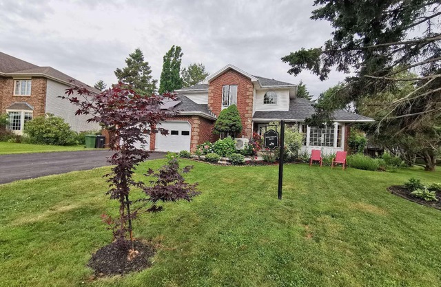 Family groups are welcome in the entire villa it is a cozy place near Walmart
