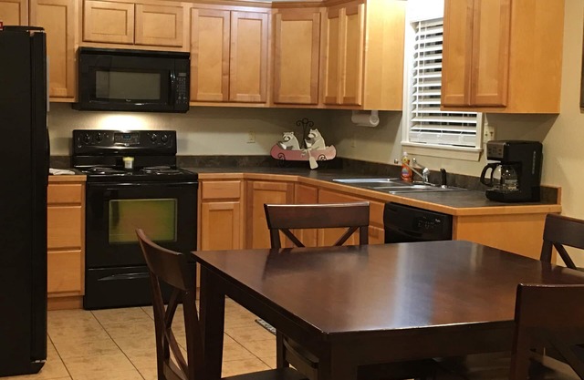 FAMILY GUEST HOUSE-SPLIT BEDROOMS