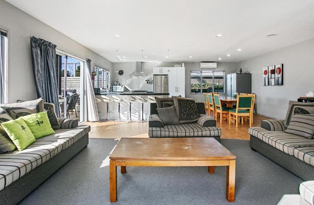 Family Harmony - Waihi Beach Holiday Home