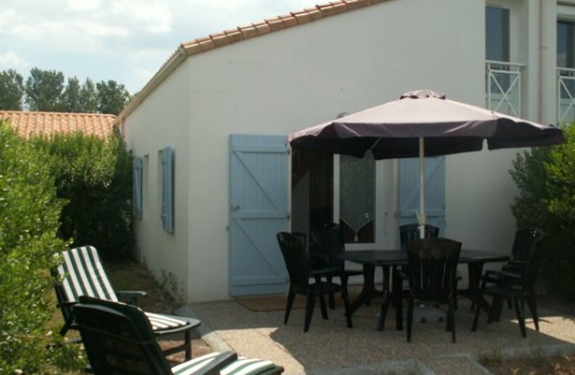 Gemütliches Ferienhaus mit Pool, nahe Strand und Einkaufsmöglichkeiten in La Faute-sur-Mer