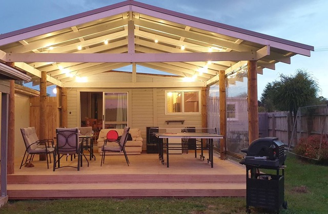 Family Holiday Bach with Fabulous Outdoor Deck