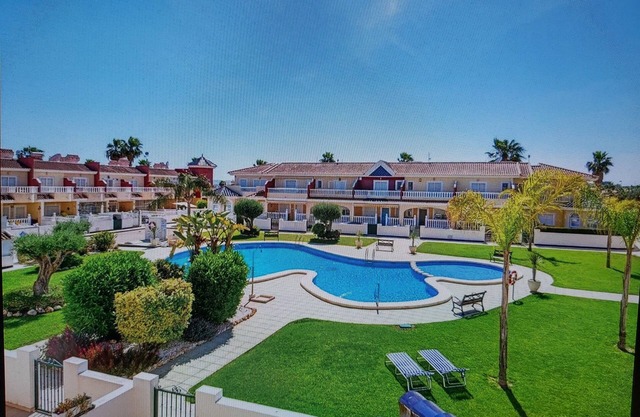 Family holidayhome for 6 persons with poolview near the citycentre of Quesada