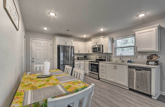 Family Home ~ 5 Mi to Downtown Little Rock!