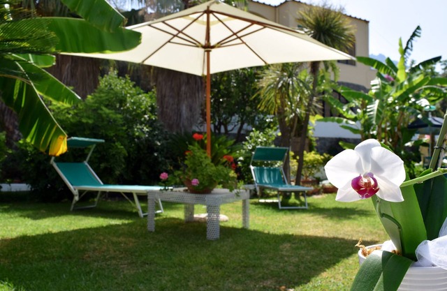 Family home. Between downtown and the Poseidon Spa. Villettalucia Forio