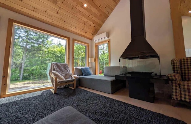 Family Home for 12 people | Spa & Fireplace | AC