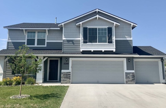 Family Home Great For Gatherings + Office