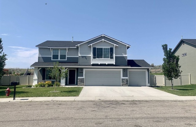 Family Home Great For Gatherings + Office