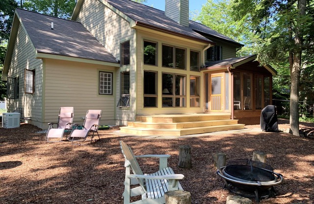 NEUE MIETE !!! Einfamilienhaus im Zentrum von Glen Arbor!