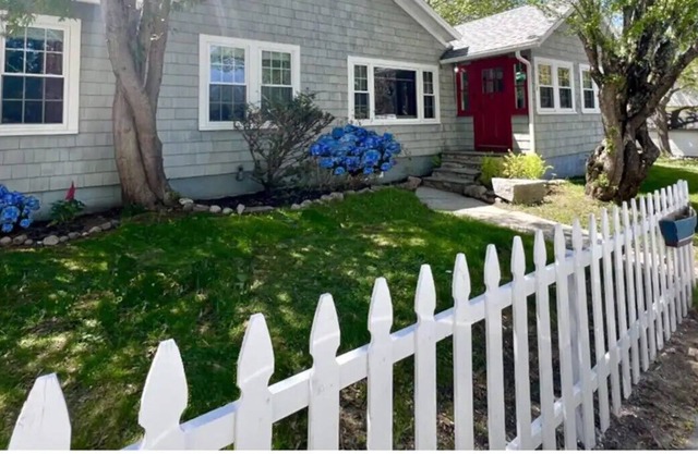 FAMILY HOME JUST OUTSIDE BAR HARBOR-SLEEPS 9!