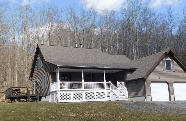 Family Home located near Beaverkill Covered Bridge