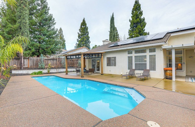 Family Home Near Folsom Lake in El Dorado Hills!