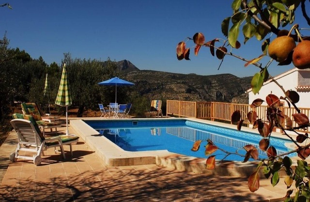 Family home overlooking the Serpis River, 100% Nature