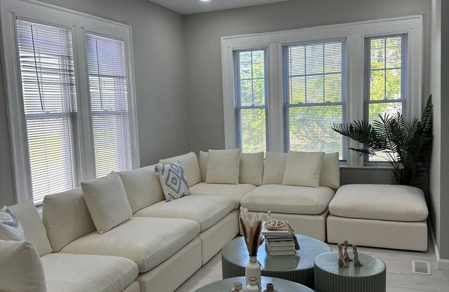 Family Home|Pool|HotTub|Near Lighthouse Point Park