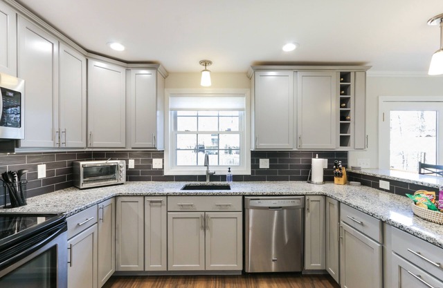 Family Home w/Deck & Grills in Southington!